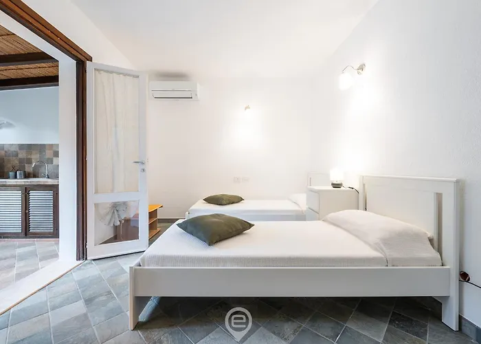 Fiorenza's Charming House דירה