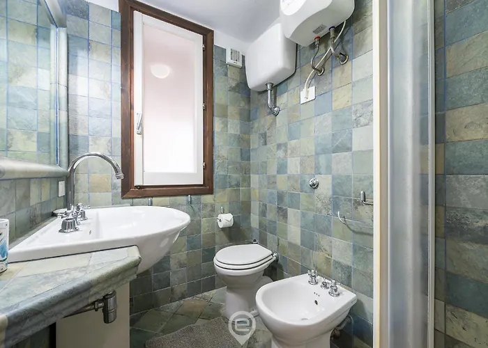 דירה Fiorenza's Charming House *